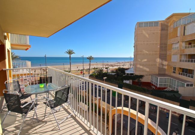 Apartamento en El Campello - PRIMERA LINEA MAR Y ARENA