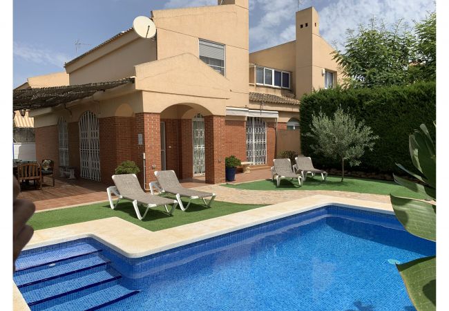 Bungalow/Linked villa in El Campello - CASA  PLAYA DEL AMERADOR EL CAMPELLO