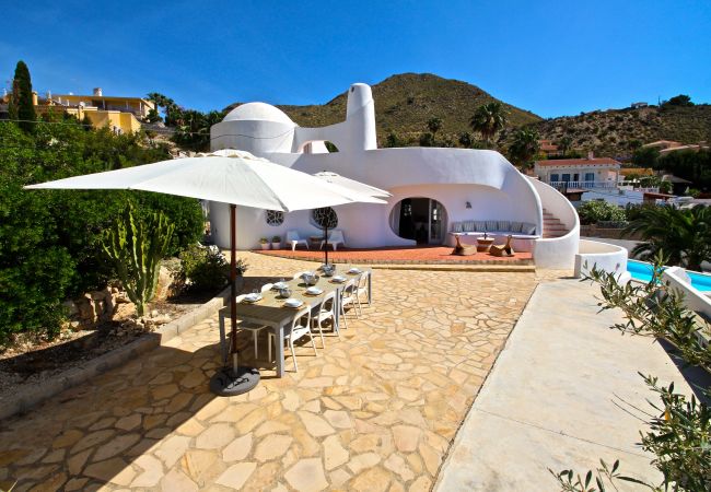 Villa/Dettached house in El Campello - VILLA BLANCA