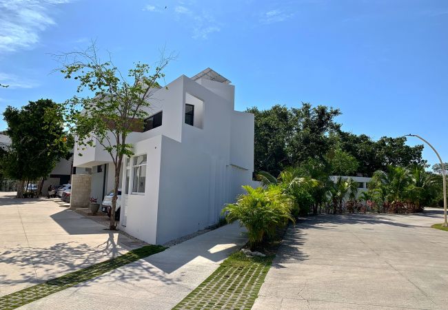 House in Playa del Carmen - CASA OCEAN BLUE House in Playa del Carmen - CASA OCEAN BLUE